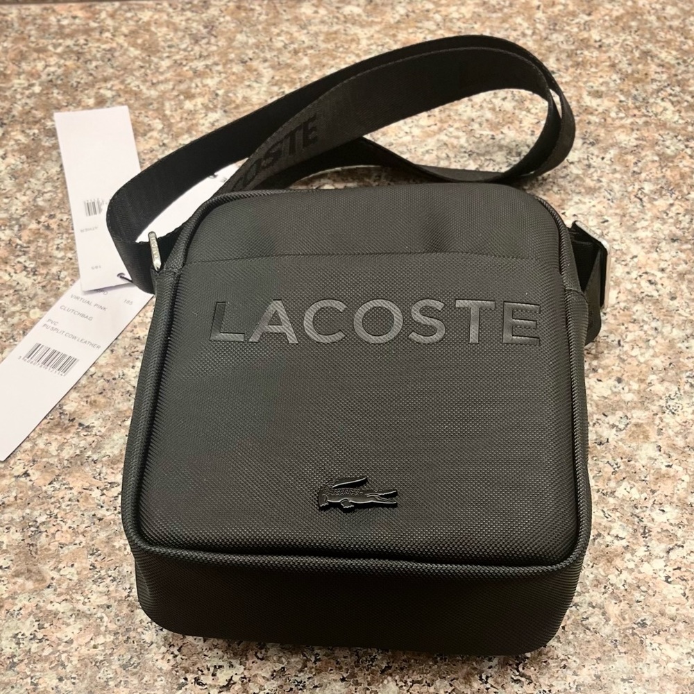 ❤️❤️sold sold ❤️❤️Lacoste classic petit vertical zip crossbody bag
